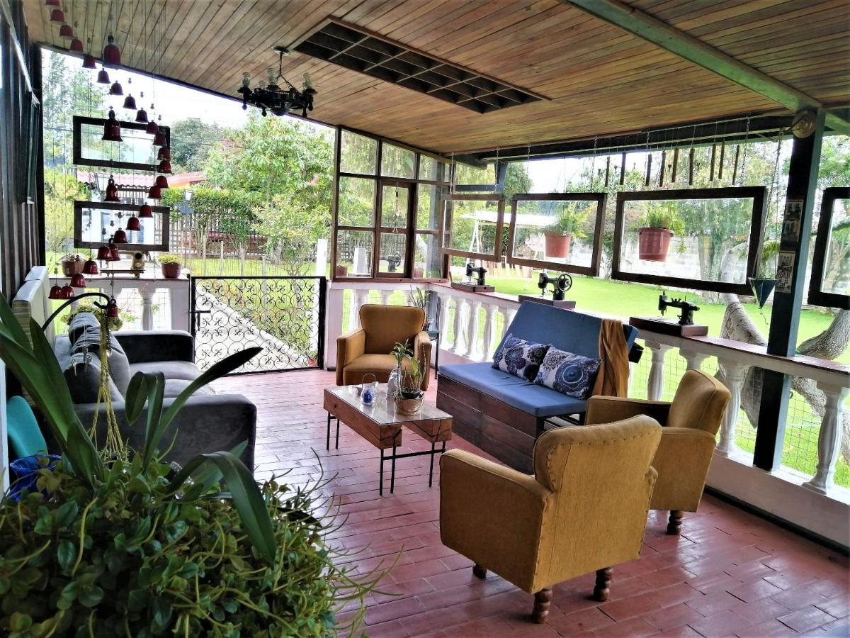 Chester'S B&B Tababela Exterior foto